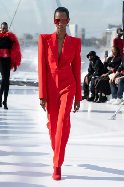 Look 11